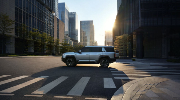 國貨旗艦來了!比亞迪華為聯合發布方程豹 豹8上市,售價37.98萬元起 國貨旗艦來了!比亞迪華為聯合發布方程豹 豹8上市,售價37.98萬元起