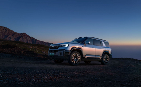 國貨旗艦來了!比亞迪華為聯合發布方程豹 豹8上市,售價37.98萬元起 國貨旗艦來了!比亞迪華為聯合發布方程豹 豹8上市,售價37.98萬元起