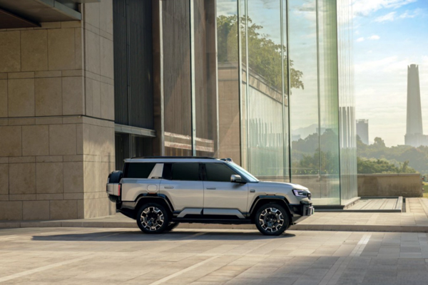 國貨旗艦來了!比亞迪華為聯合發布方程豹 豹8上市,售價37.98萬元起 國貨旗艦來了!比亞迪華為聯合發布方程豹 豹8上市,售價37.98萬元起