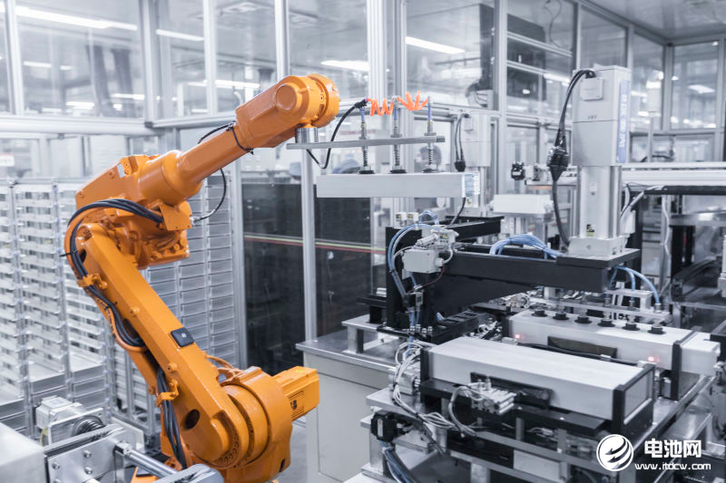 10月動(dòng)力電池TOP15戰(zhàn)報(bào):有企業(yè)跌出排名 有企業(yè)增速拿雙冠軍