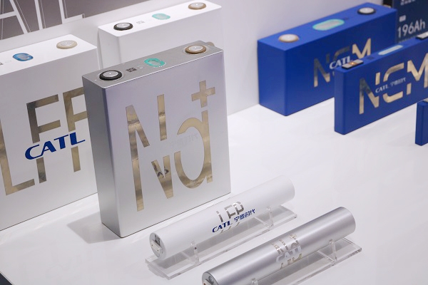 “點剎”中前行！11月電池新能源產(chǎn)業(yè)鏈投資擴產(chǎn)大盤點