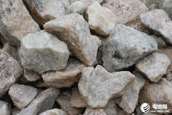 ?碳酸鋰周度均價環跌約400元/噸 負極材料價格上漲