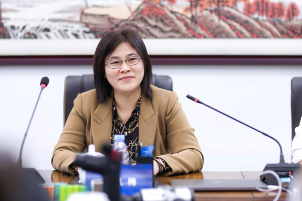 深圳市比克動力電池有限公司 副總裁 李鳳梅 深圳市比克動力電池有限公司 副總裁 李鳳梅