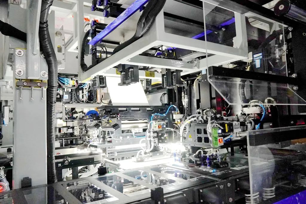 月產約160萬支!宜昌楚能首批量產疊片工藝動力電池下線交付